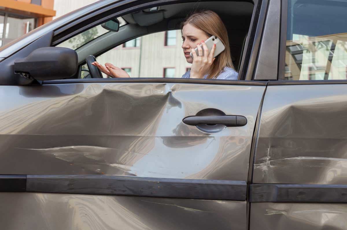 Who is at Fault in a Sideswipe Accident?